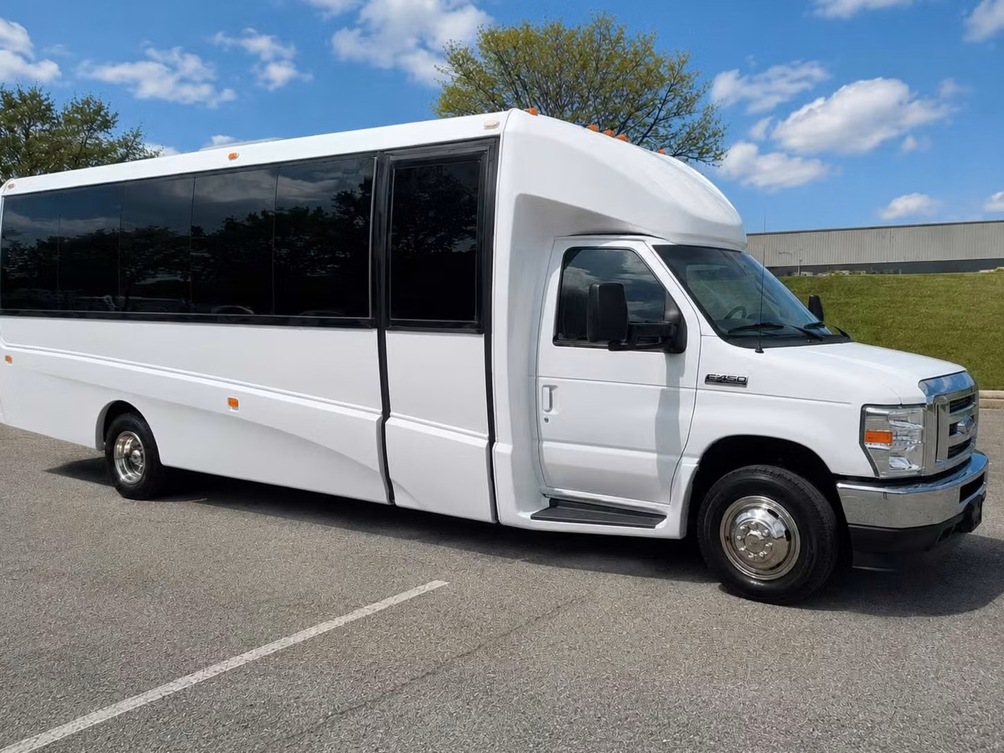 kingman 20 passenger minibus rental
