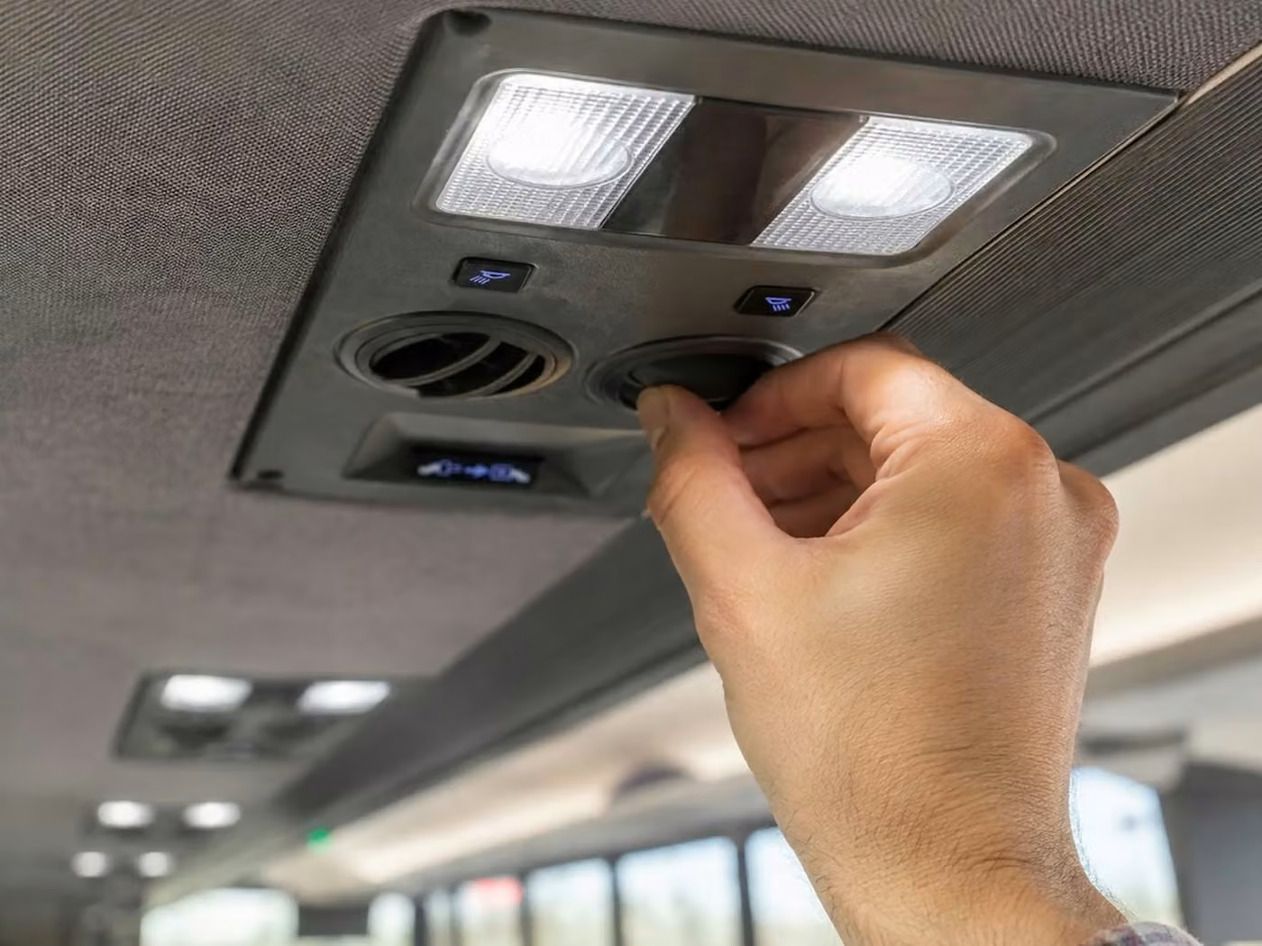 kingman 56 passenger charter bus air conditioning