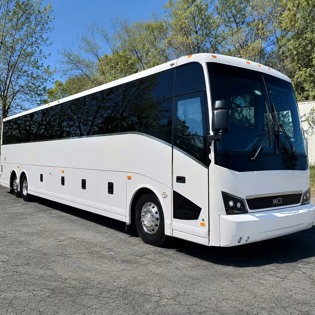 kingman corporate charter buses with fast wifi power outlets and tray tables