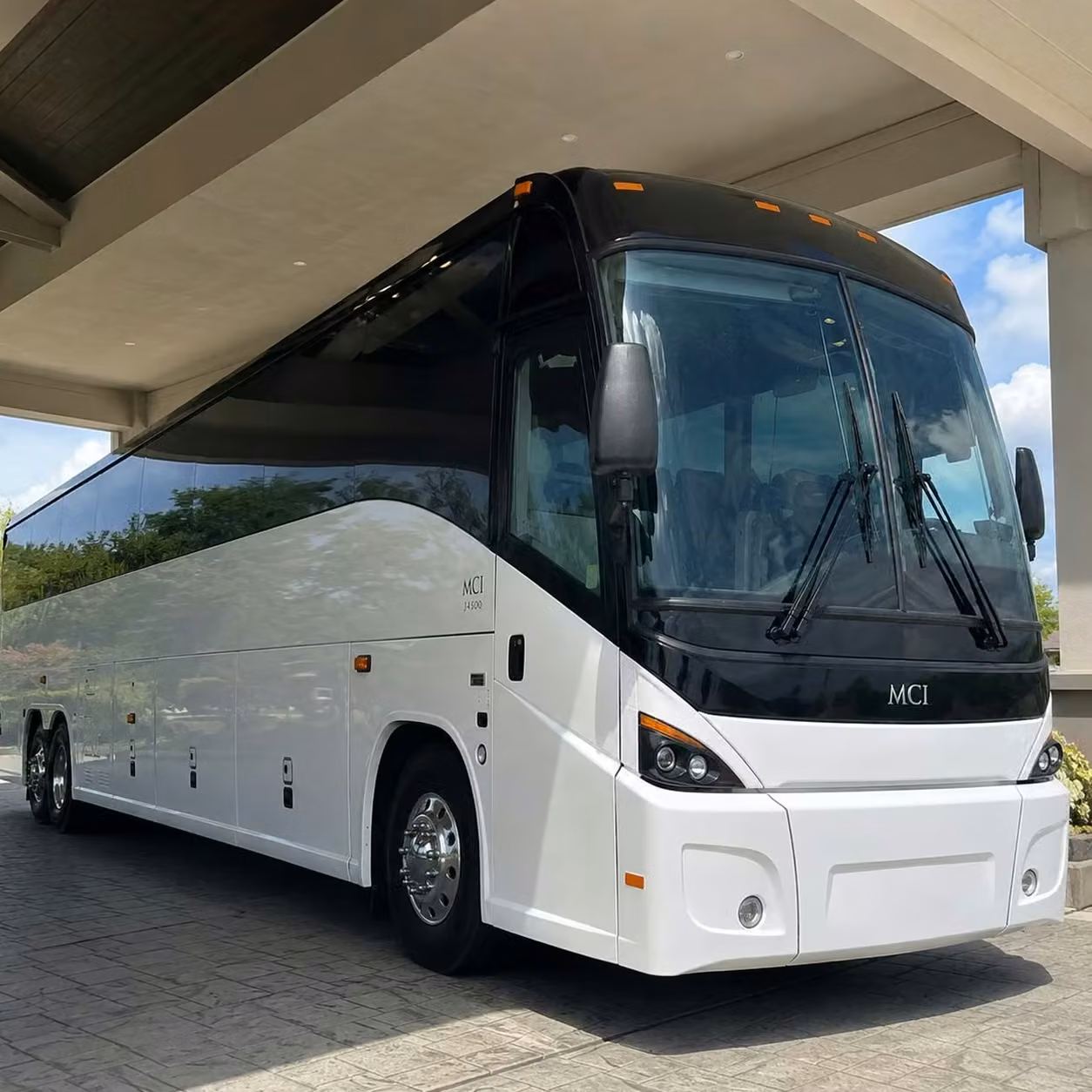 kingman private kingman bus rentals for vips and high ranking officers