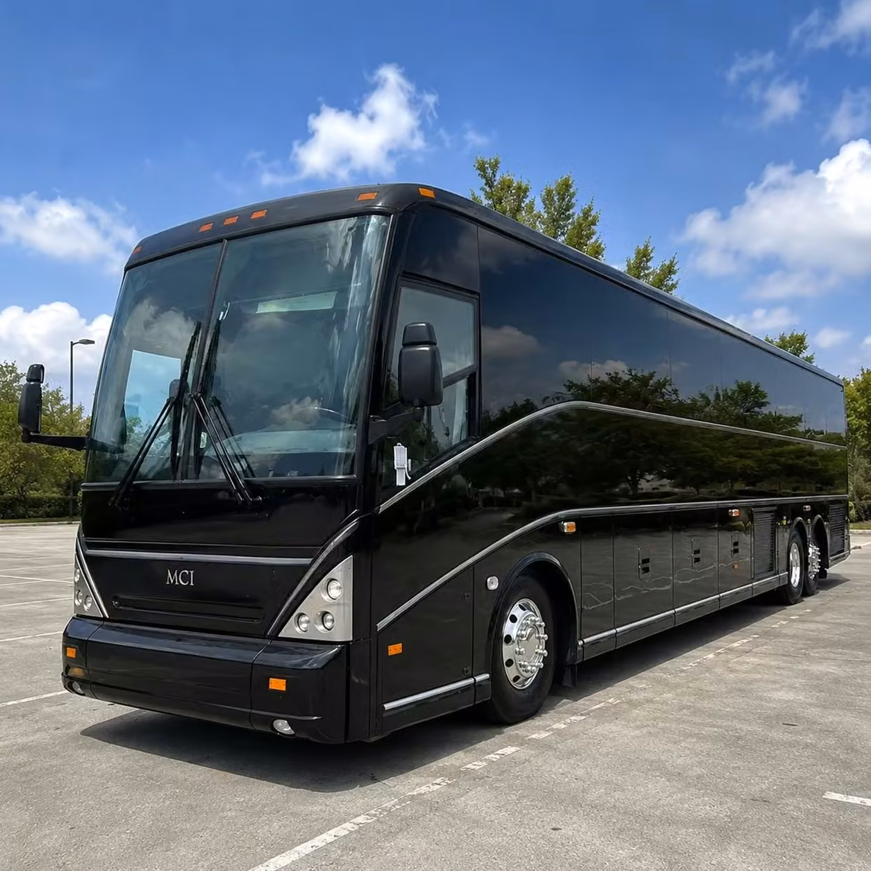kingman spacious charter buses for school sports teams